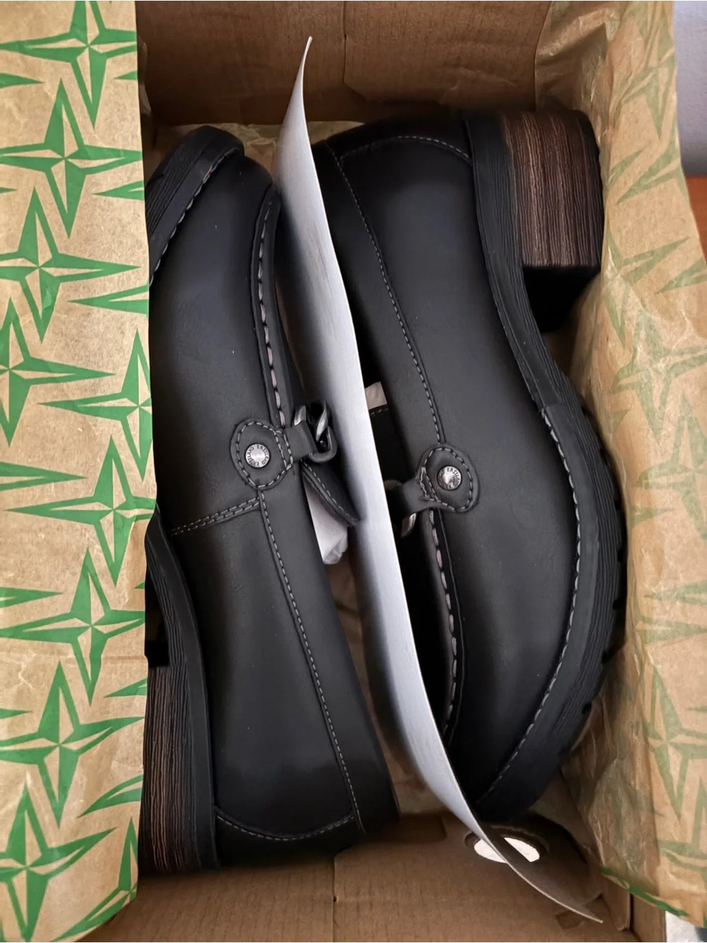 Eastland sleek black